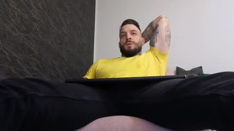 Snapshot of thebestmuscles chatting on March 6, 2025, 12:19 pm John online show from March 6, 2025, 12:19 pm