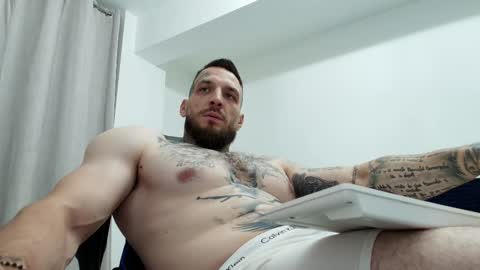 Snapshot of thebestmuscles chatting on September 21, 2025, 6:20 pm John online show from September 21, 2025, 6:20 pm