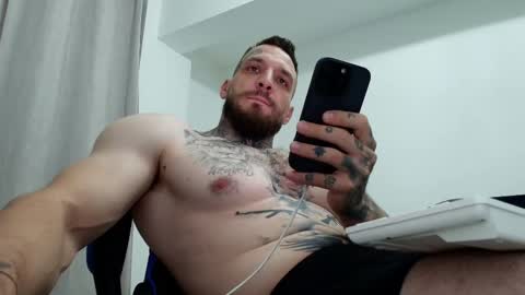 Snapshot of thebestmuscles chatting on September 22, 2025, 8:22 pm John online show from September 22, 2025, 8:22 pm