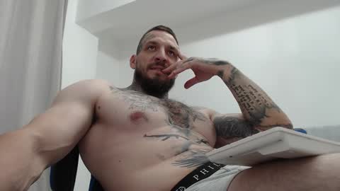 Snapshot of thebestmuscles chatting on October 3, 2025, 7:44 pm John online show from October 3, 2025, 7:44 pm