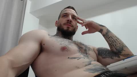 Snapshot of thebestmuscles chatting on November 8, 2025, 10:52 pm John online show from November 8, 2025, 10:52 pm