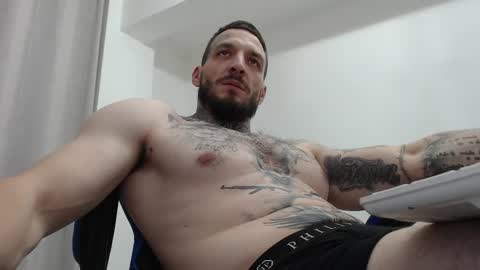 Snapshot of thebestmuscles chatting on November 23, 2025, 8:52 pm John online show from November 23, 2025, 8:52 pm