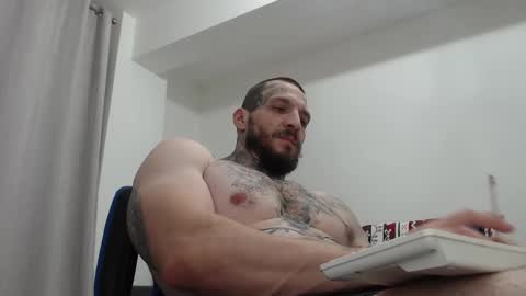 Snapshot of thebestmuscles chatting on November 30, 2025, 9:41 pm John online show from November 30, 2025, 9:41 pm