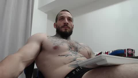 Snapshot of thebestmuscles chatting on December 3, 2025, 9:46 pm John online show from December 3, 2025, 9:46 pm