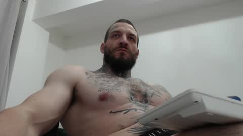 Snapshot of thebestmuscles chatting on December 14, 2025, 10:47 pm John online show from December 14, 2025, 10:47 pm