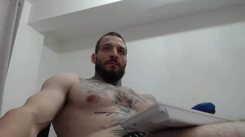 Snapshot of thebestmuscles chatting on December 15, 2025, 9:41 pm John online show from December 15, 2025, 9:41 pm