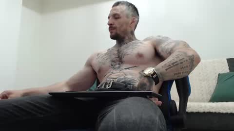 Snapshot of thebestmuscles chatting on June 22, 2026, 7:11 pm John online show from June 22, 2026, 7:11 pm