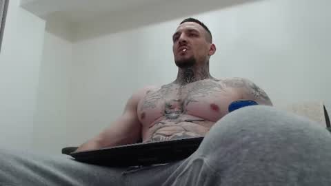 Snapshot of thebestmuscles chatting on June 30, 2026, 8:32 pm John online show from June 30, 2026, 8:32 pm