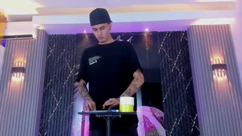 DEAN AND MARY online show from January 5, 2026, 5:27 pm