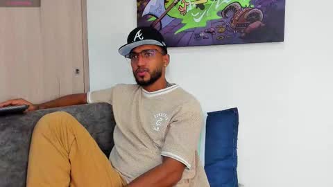 Snapshot of theblack_frank chatting on December 4, 2025, 1:31 pm theblack_frank online show from December 4, 2025, 1:31 pm