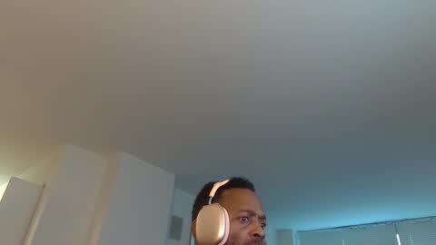 Snapshot of theblacklordmaster chatting on October 15, 2025, 5:24 pm theblacklordmaster online show from October 15, 2025, 5:24 pm