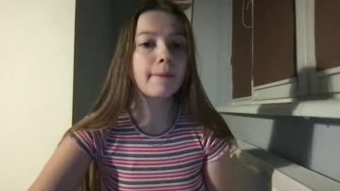 Snapshot of thecrystal chatting on February 2, 2025, 3:39 pm Crystal online show from February 2, 2025, 3:39 pm