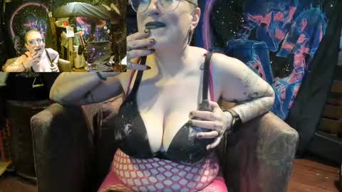 Snapshot of thecurvysiren chatting on December 24, 2024, 1:06 am thecurvysiren online show from December 24, 2024, 1:06 am