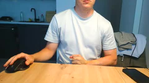 Snapshot of thecuteguy144949 chatting on June 3, 2026, 3:17 pm thecuteguy144949 online show from June 3, 2026, 3:17 pm