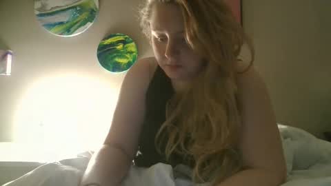 Snapshot of thedancingalien chatting on January 10, 2025, 12:17 am Kassandra Grant online show from January 10, 2025, 12:17 am