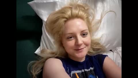 Snapshot of thedancingalien chatting on May 16, 2026, 4:42 am Kassandra Grant online show from May 16, 2026, 4:42 am