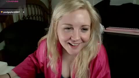 Snapshot of thedancingalien chatting on May 20, 2026, 5:24 am Kassandra Grant online show from May 20, 2026, 5:24 am