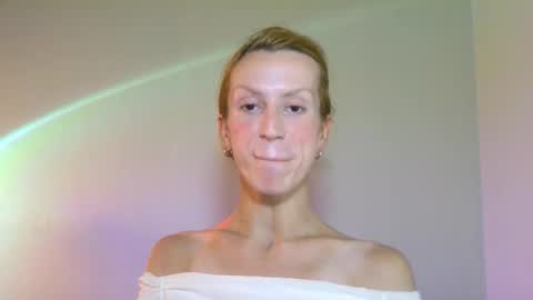 Yolanda online show from October 12, 2025, 7:24 pm