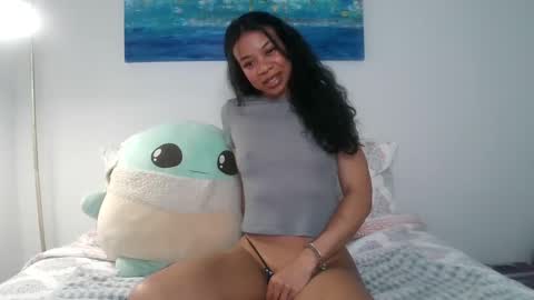 Pizzababe22 online show from February 22, 2025, 5:02 am