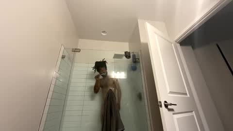 Snapshot of theekingcapo chatting on December 15, 2024, 1:57 am king capo thee online show from December 15, 2024, 1:57 am