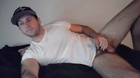 Snapshot of theetwohander chatting on October 29, 2025, 2:25 am Theetwohander online show from October 29, 2025, 2:25 am