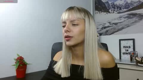 Peyton online show from November 3, 2025, 4:03 am