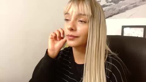 Peyton online show from November 21, 2025, 4:11 am