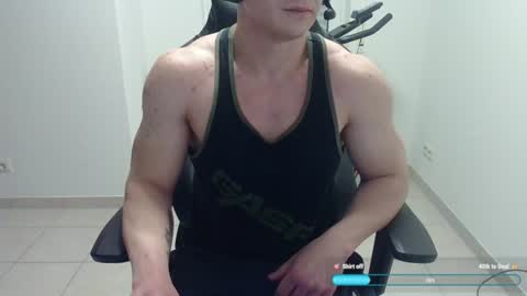 Snapshot of theguyfrombehind chatting on June 12, 2026, 1:26 am Alex online show from June 12, 2026, 1:26 am