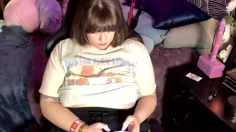 Snapshot of thehappylittleslut chatting on February 23, 2025, 9:26 pm TheHappyLittleSlut online show from February 23, 2025, 9:26 pm