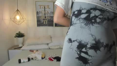 Theia  online show from December 3, 2024, 12:38 pm