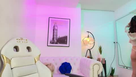 Theia  online show from December 23, 2024, 1:03 pm