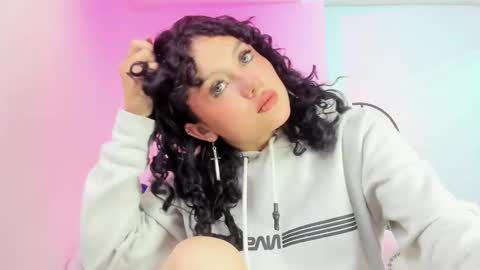 Theia  online show from January 30, 2025, 12:59 pm