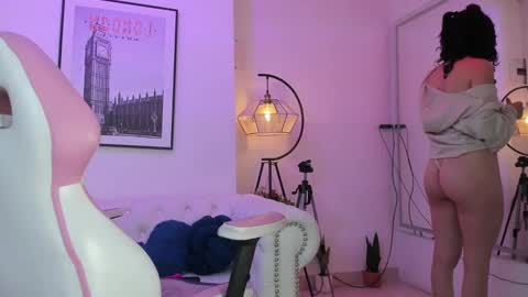 Theia  online show from February 2, 2025, 3:32 am