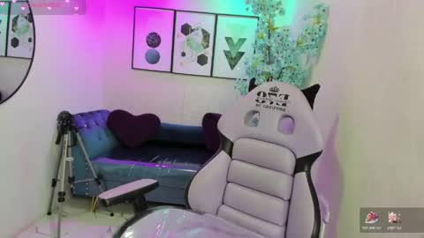 Theia  online show from April 17, 2026, 12:41 pm