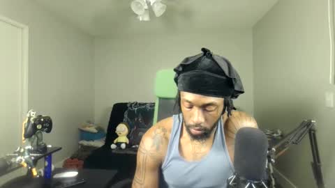 IXMCOUPLE444 online show from May 30, 2026, 5:04 am