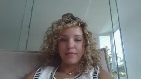 Snapshot of theislandgirl chatting on September 18, 2025, 10:12 pm Lily Marie online show from September 18, 2025, 10:12 pm