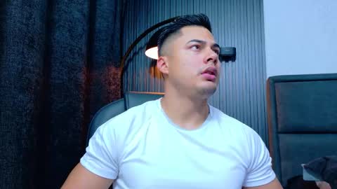 Snapshot of thekingerick chatting on February 12, 2026, 4:29 am thekingerick online show from February 12, 2026, 4:29 am