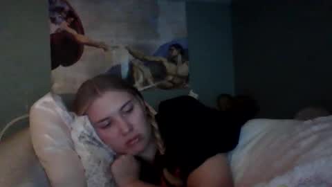 Little Bambii online show from November 25, 2025, 4:12 am