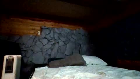 lovecreep online show from April 16, 2026, 4:46 am