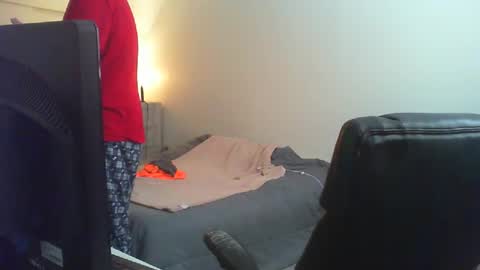 Snapshot of theman18951pa chatting on December 25, 2024, 6:19 pm theman18951pa online show from December 25, 2024, 6:19 pm