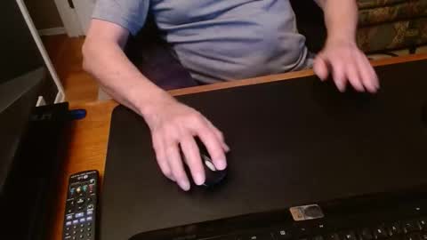 Snapshot of thembones chatting on November 5, 2025, 10:43 pm thembones online show from November 5, 2025, 10:43 pm