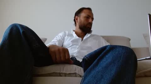 TheMonarchGoat online show from November 18, 2025, 10:31 am