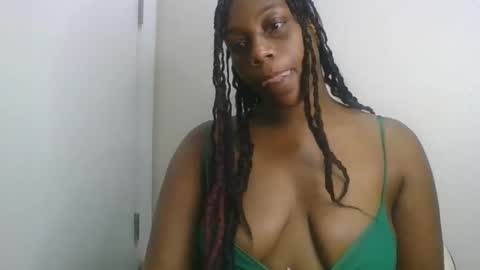 Snapshot of thenaturalgoddess chatting on April 12, 2026, 7:19 pm TheNaturalGoddess online show from April 12, 2026, 7:19 pm