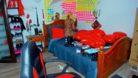 thenaughtygf online show from February 12, 2026, 11:00 pm