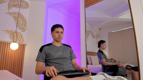 Snapshot of theohawke_ chatting on December 21, 2024, 1:53 pm THEO- MATEO online show from December 21, 2024, 1:53 pm