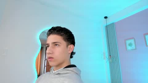 Snapshot of theohawke_ chatting on January 8, 2025, 2:03 pm THEO- MATEO online show from January 8, 2025, 2:03 pm