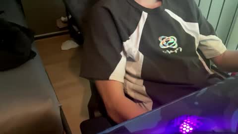 theothede19cm online show from November 3, 2025, 9:10 am