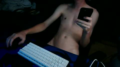 Snapshot of theothede19cm chatting on July 6, 2026, 8:22 pm theothede19cm online show from July 6, 2026, 8:22 pm