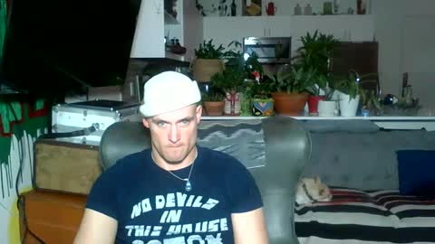 Snapshot of theoutfitter chatting on February 15, 2025, 11:39 am MISTERPOWERS online show from February 15, 2025, 11:39 am