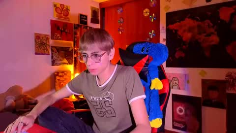 Snapshot of theprince_red chatting on April 15, 2026, 7:32 pm Matt independent model online show from April 15, 2026, 7:32 pm